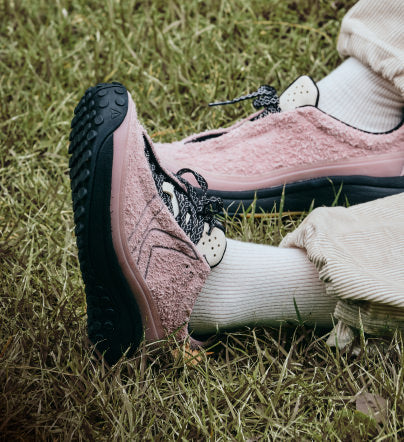 Rosa KEEN KS Mino Sneaker im Gras, weich gefüttert und bequem für Casual-Looks.