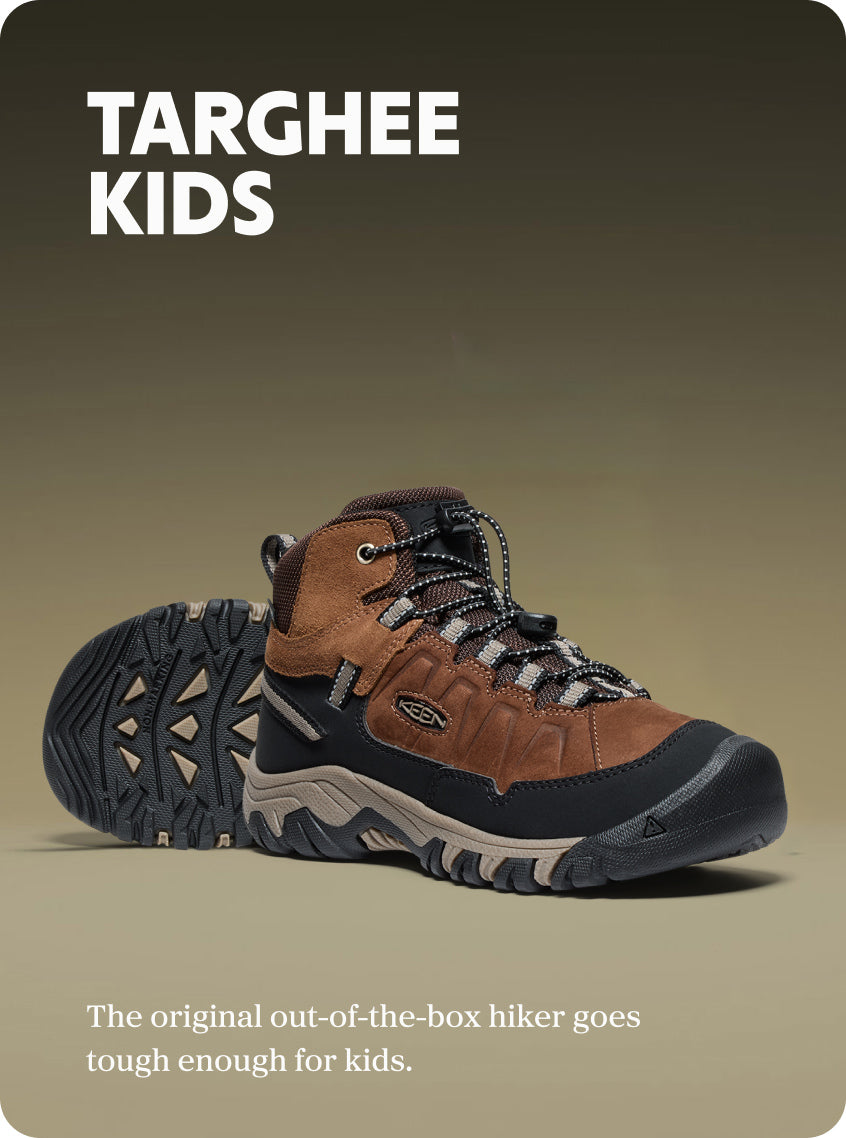 KEEN Targhee Kids Wanderschuh in Braun mit griffiger Sohle, langlebig und bequem für Outdoor-Abenteuer von Kindern.