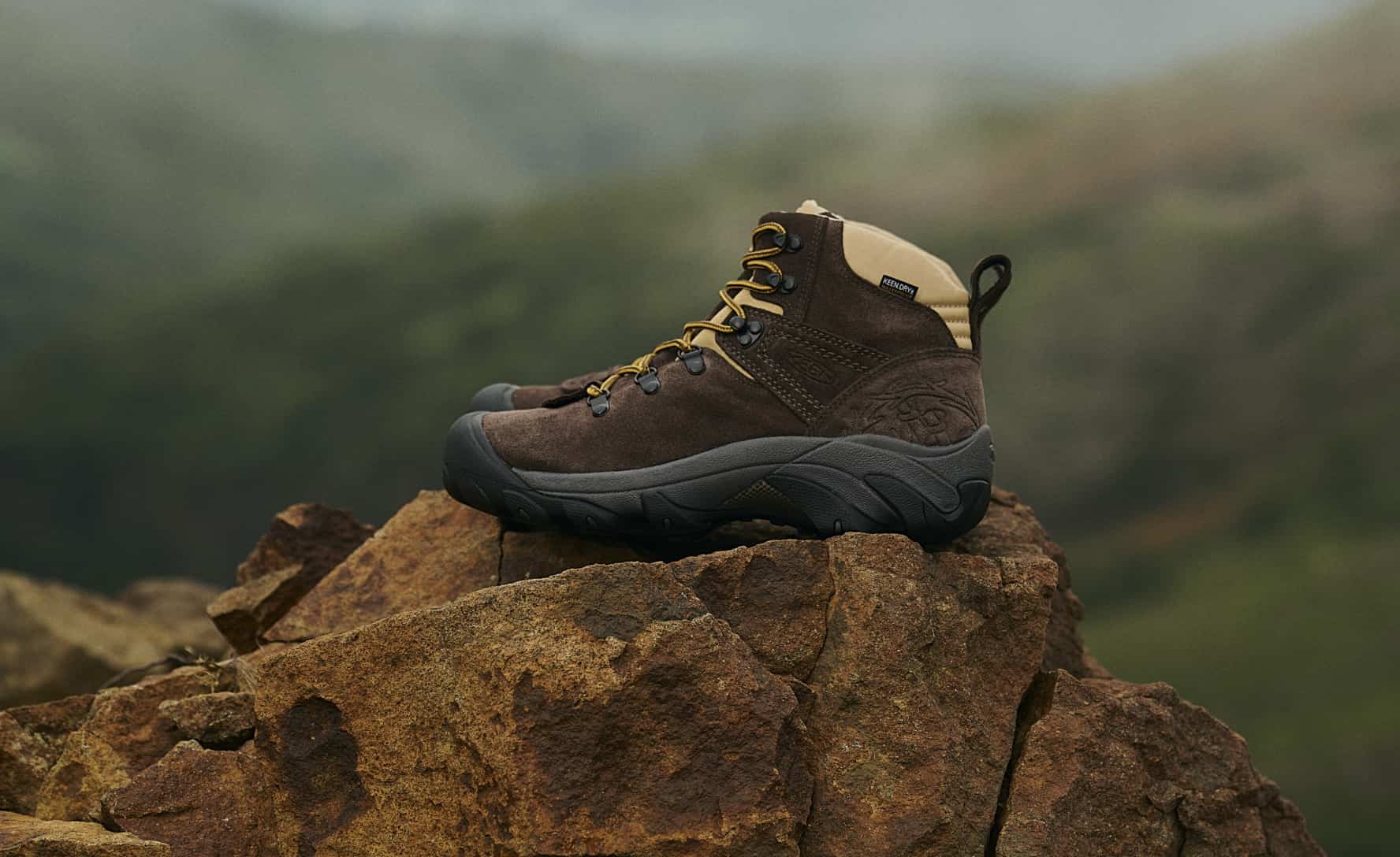 KEEN × Mountain Research PYRENEES マウンテン Men's Pyrenees Waterproof Hiking Boot x Mountain Research