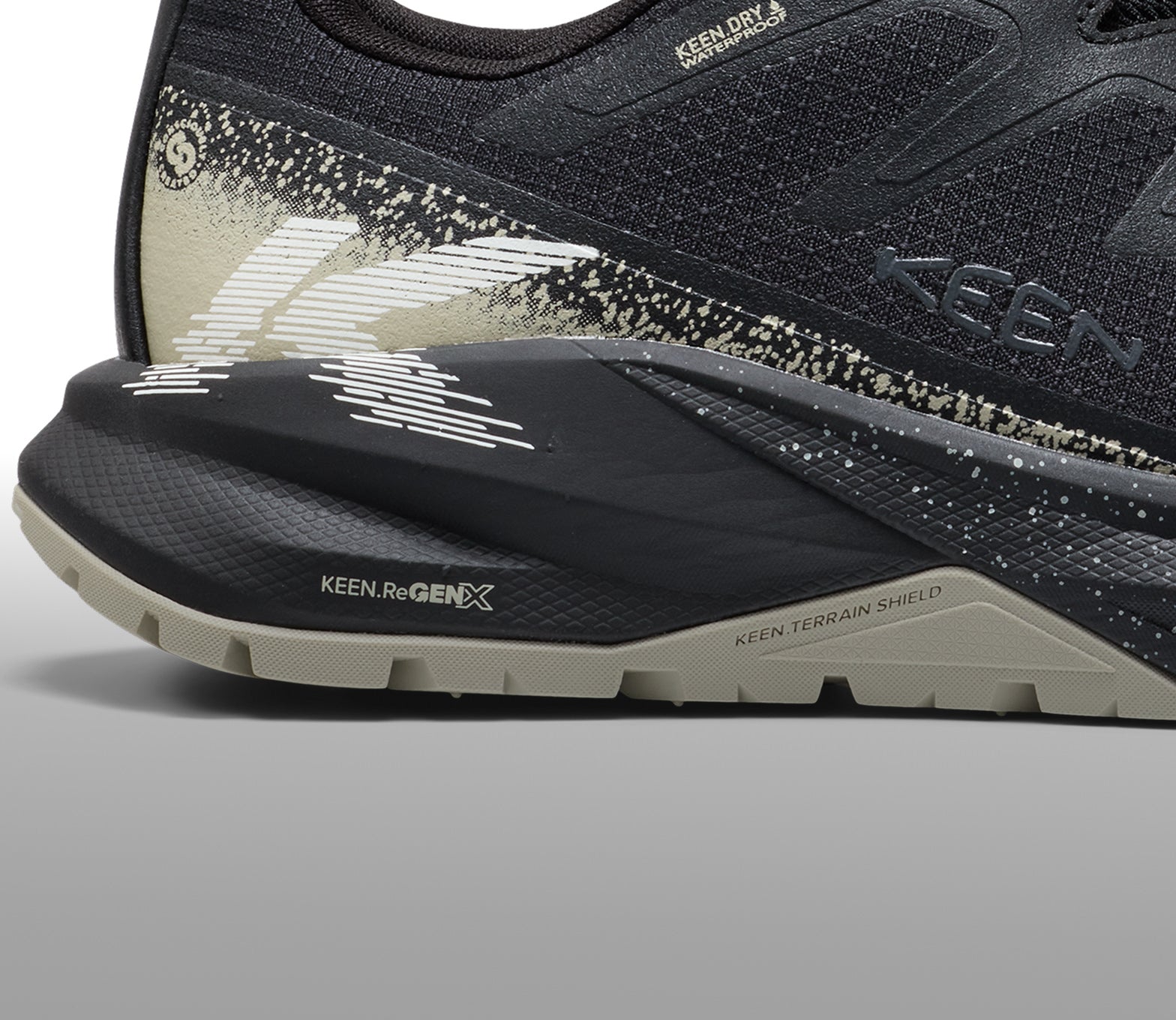 Detailansicht der Fersendämpfung des KEEN Targhee Apex mit KEEN.ReGENX-Zwischensohle und Terrain Shield für Stabilität.