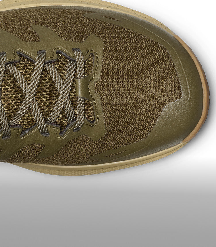 Detailansicht der Zehenbox eines olivfarbenen KEEN Targhee Apex mit robustem Schutzrand und atmungsaktivem Textil-Obermaterial.